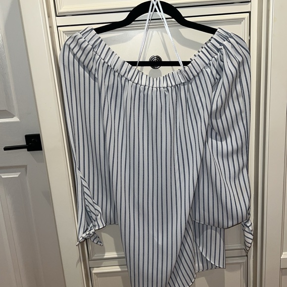 Women’s SZ M OLIVACEOUS blue and white striped off the shoulder top - Picture 7 of 7